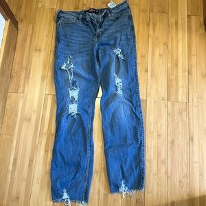 Hollister High-Rise Slim Straight leg jeans